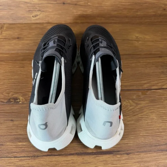 On Cloud 5 Coast Men’s Size 11 Running Shoes Slip-On Athletic Sneakers